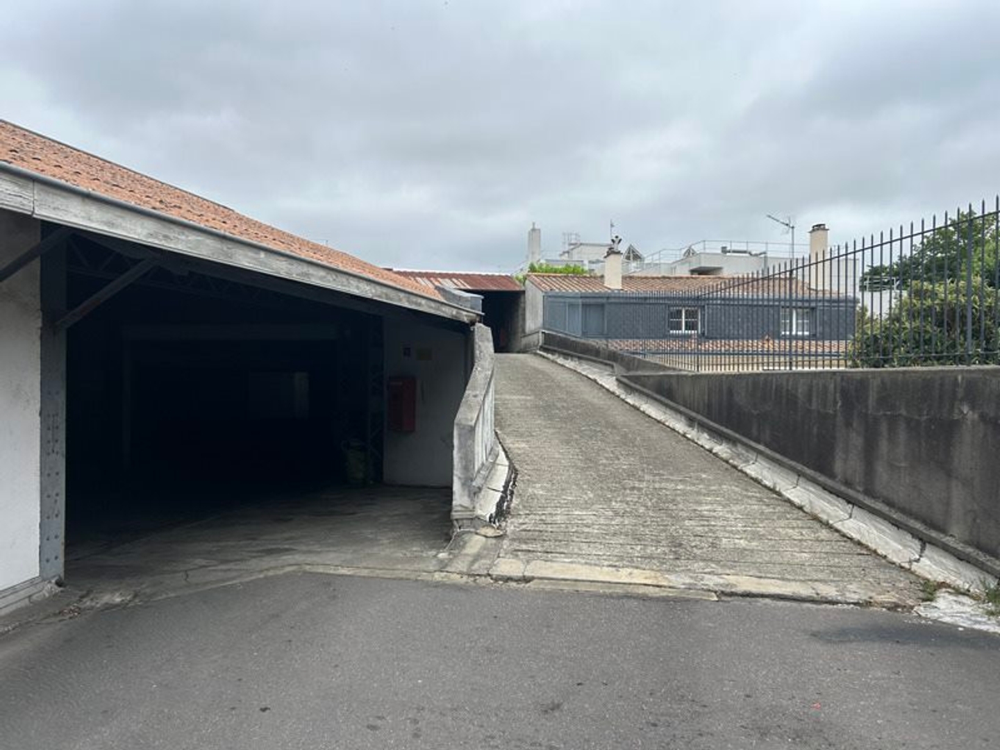 Parking / garage / box à vendre - 12m2 - Bordeaux (33800)