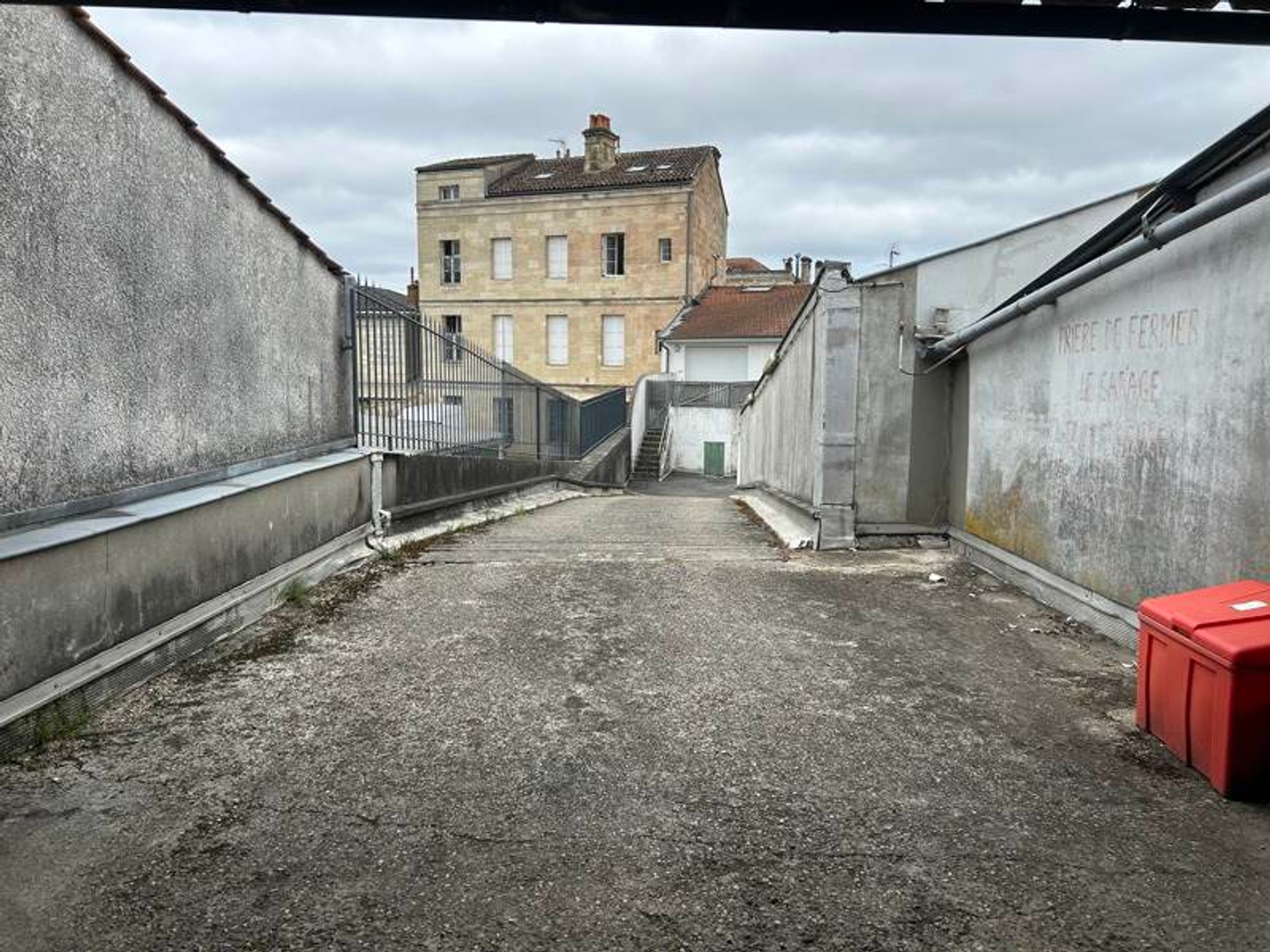 Parking / garage / box à vendre - 12m2 - Bordeaux (33800)