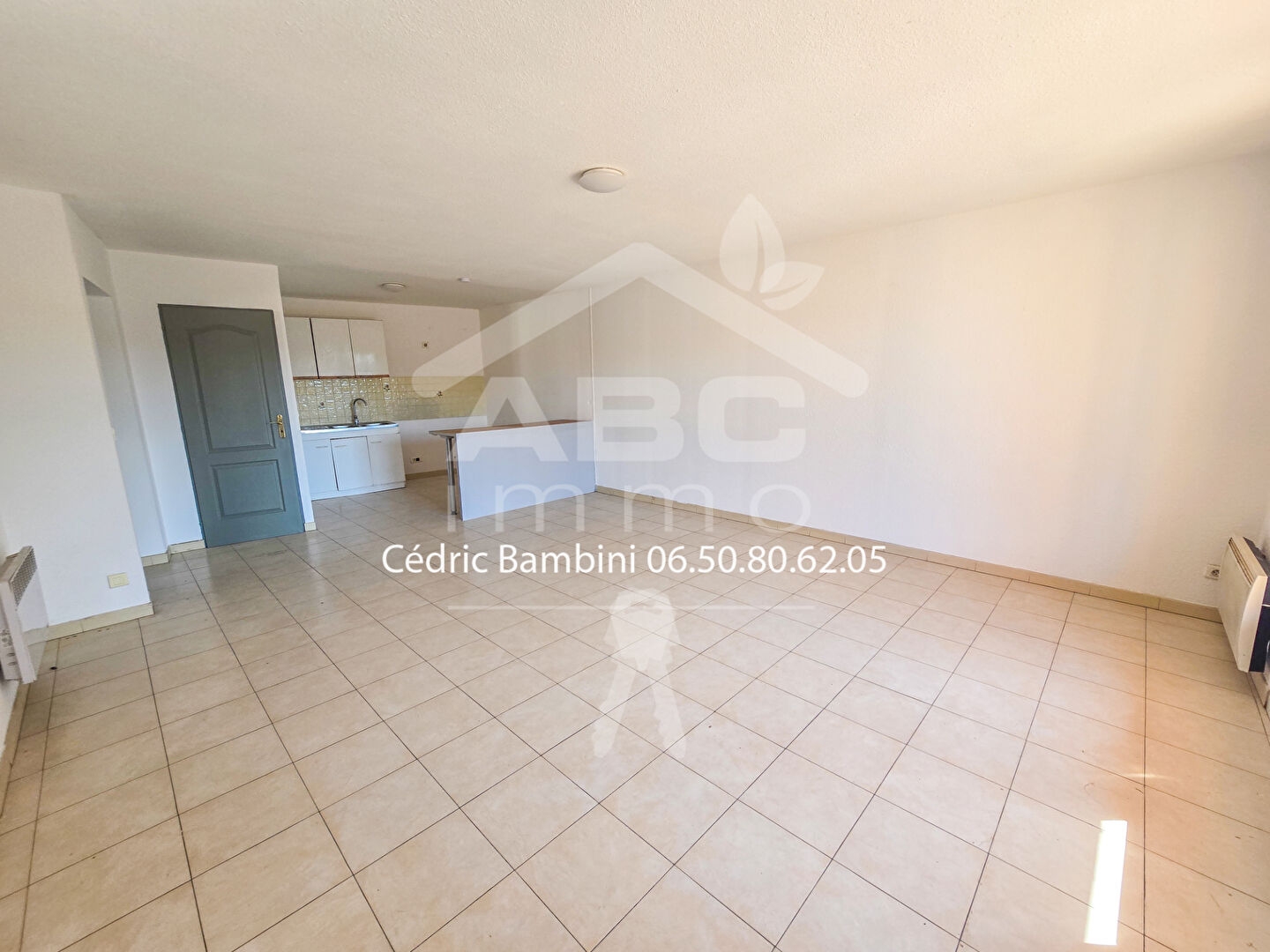 Appartement à vendre - 3 pièces - 70m2 - Saint-Maximin-La-... (83470)