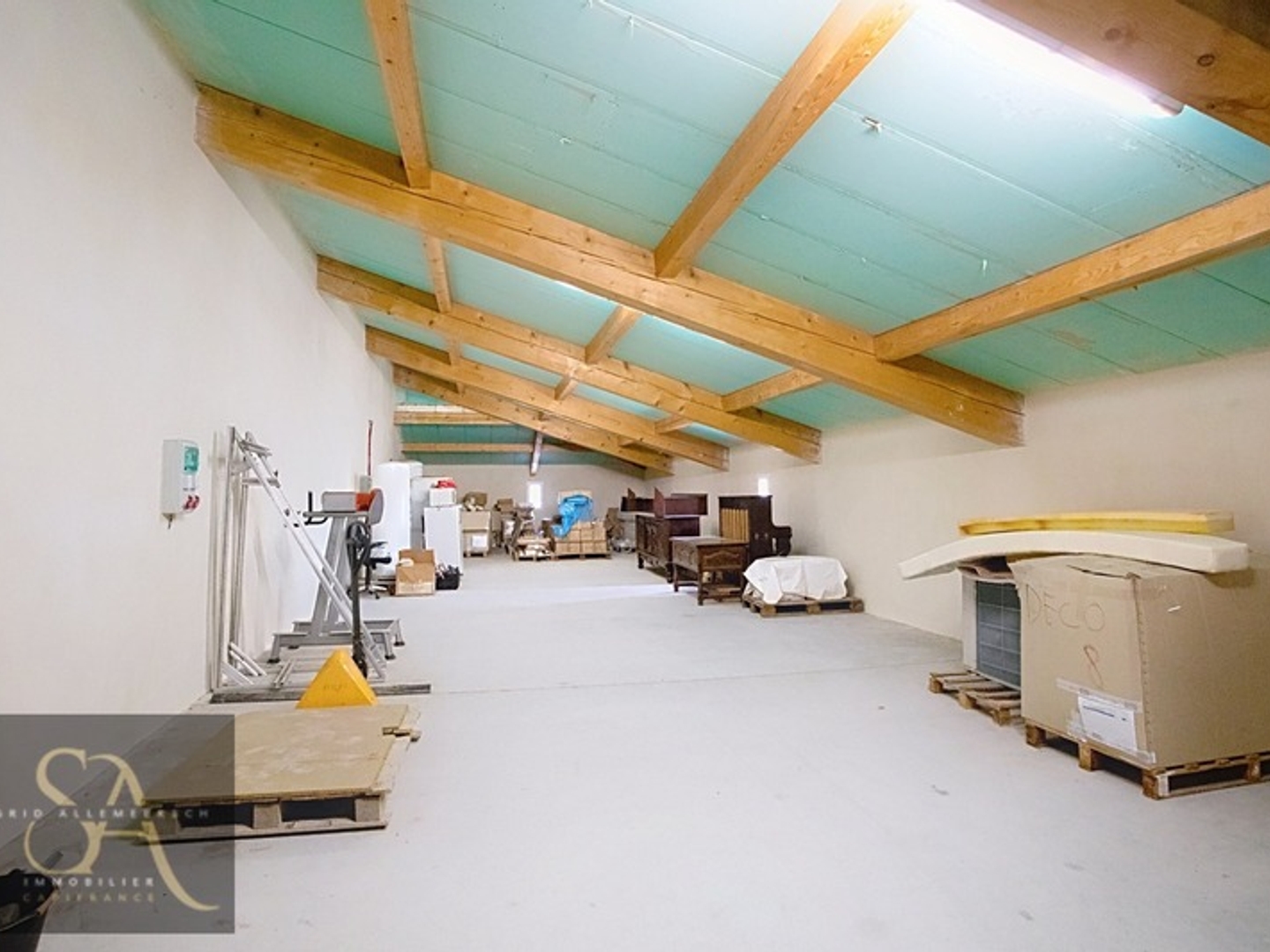 Magasin à vendre - 850m2 - Raissac-D'aude (11200)