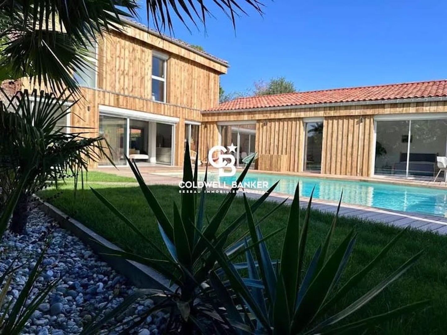Maison 7 pièces 240 m²