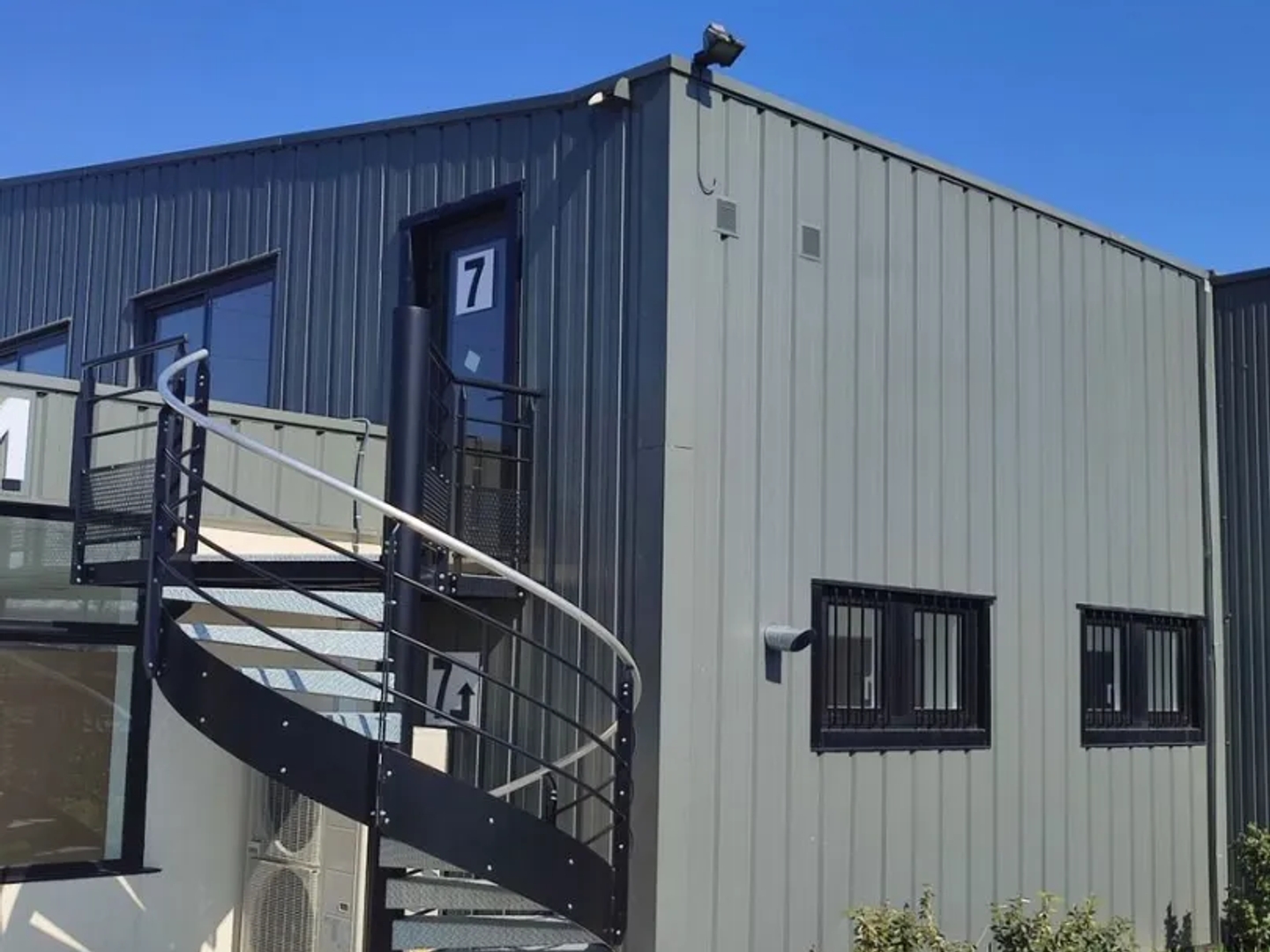 Locaux à vendre - 388m2 - Arnas (69400)