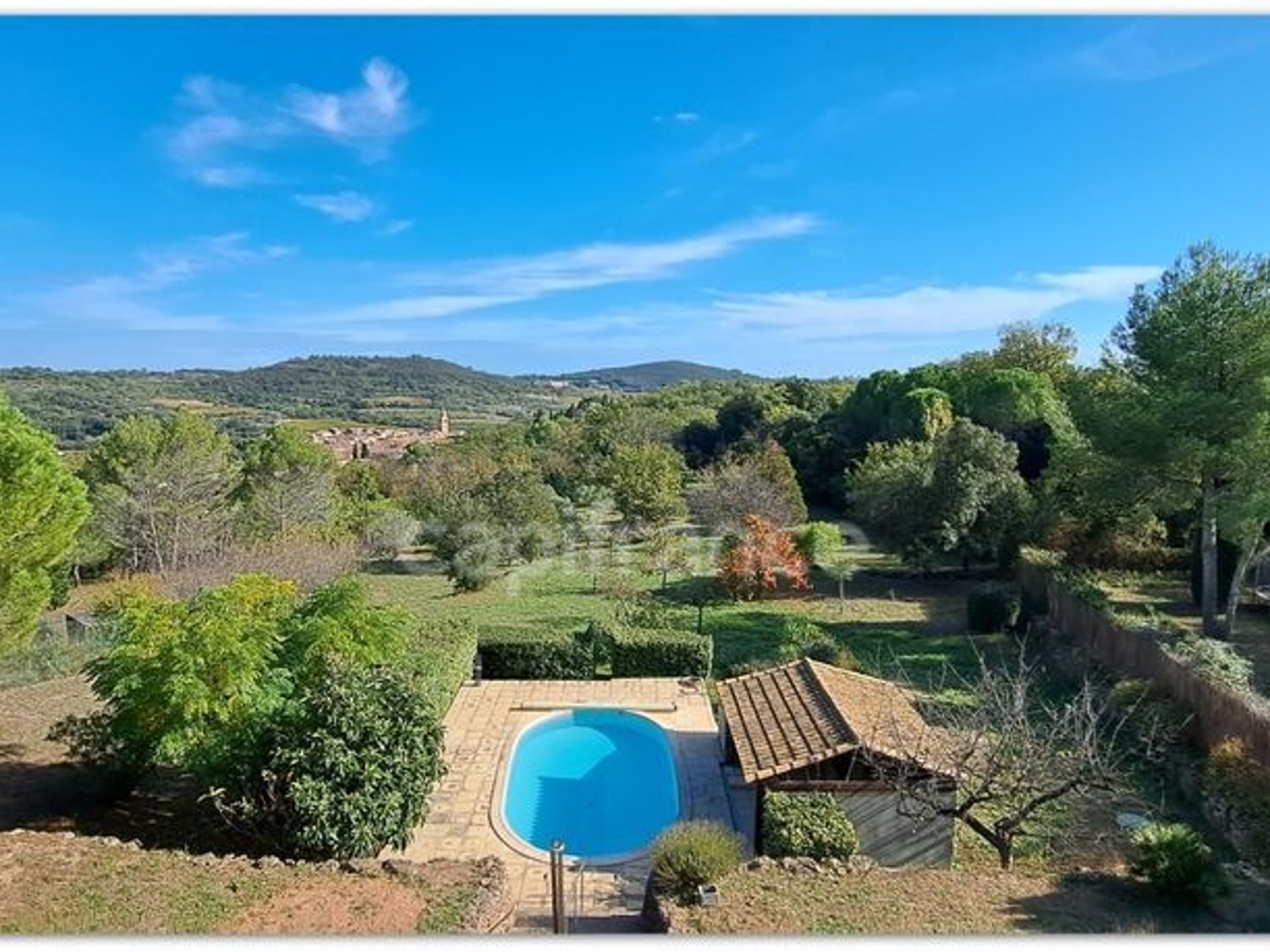 Propriété de 218m² habitable 6 pièces sur grand terrain avec vue dégagée proche de PEZENAS (34120)
