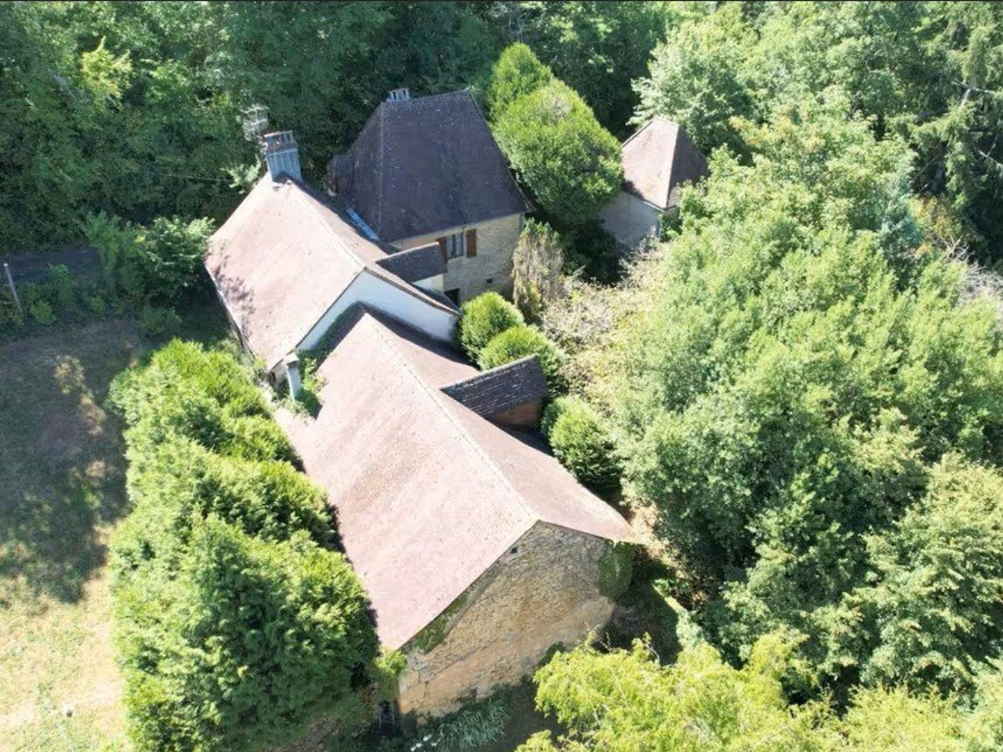Charmant ensemble immobilier à la campagne - Authenticité & potentiel - Périgord Vert