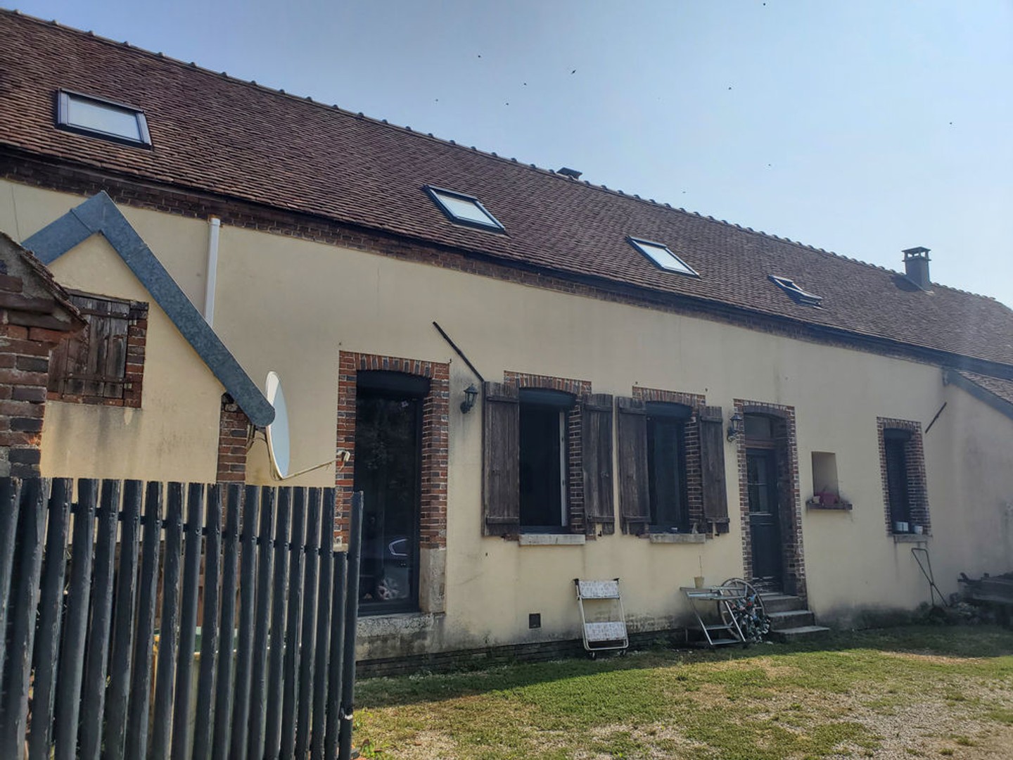 MAISON DE CAMPAGNE, AU CALME, ENORME POTENTIEL