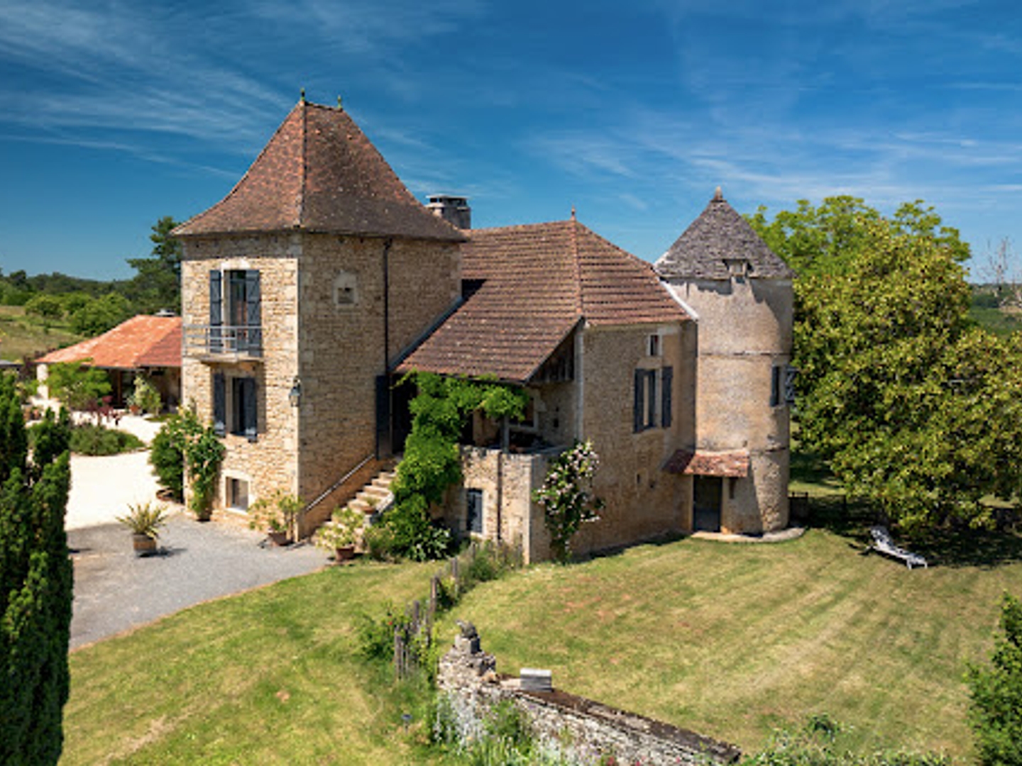 Maison à vendre - 13 pièces - 600m2 - Puy-L'évêque (46700)
