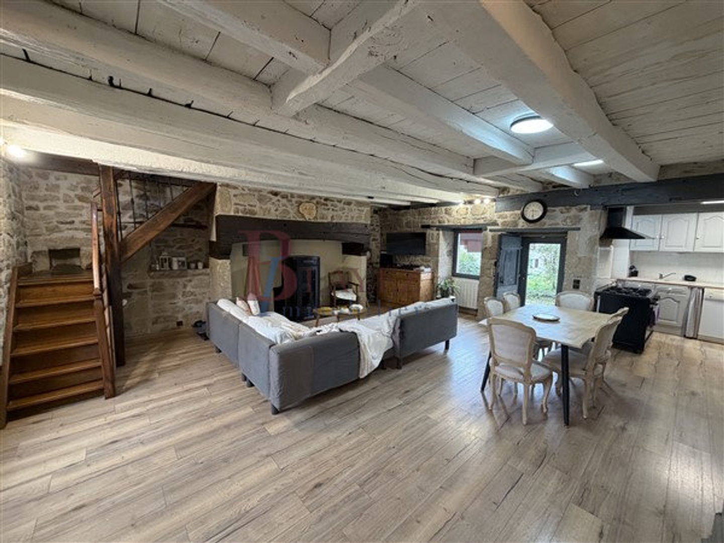 Immeuble à vendre - 7 pièces - 148m2 - Sousceyrac-En-Quercy (46190)