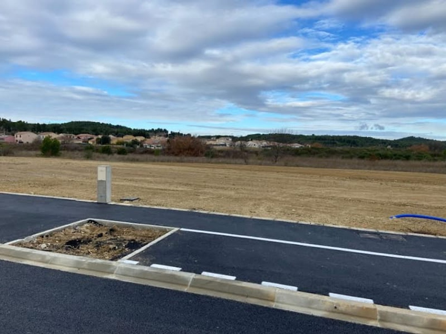Terrain 1407 m²