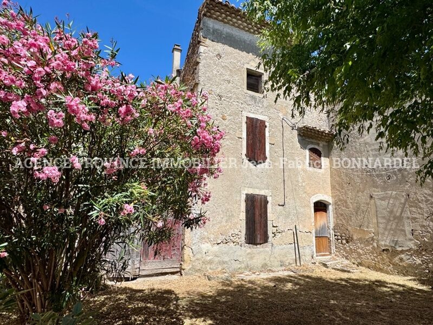 Maison à vendre - 5 pièces - 300m2 - Visan (84820)