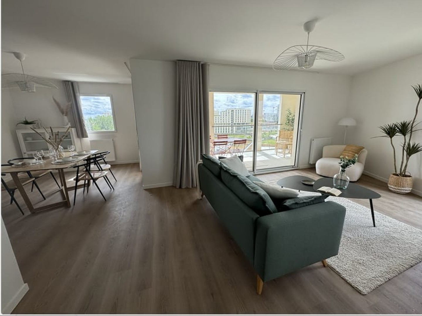 Terrasse - Parking - Notaire Offert