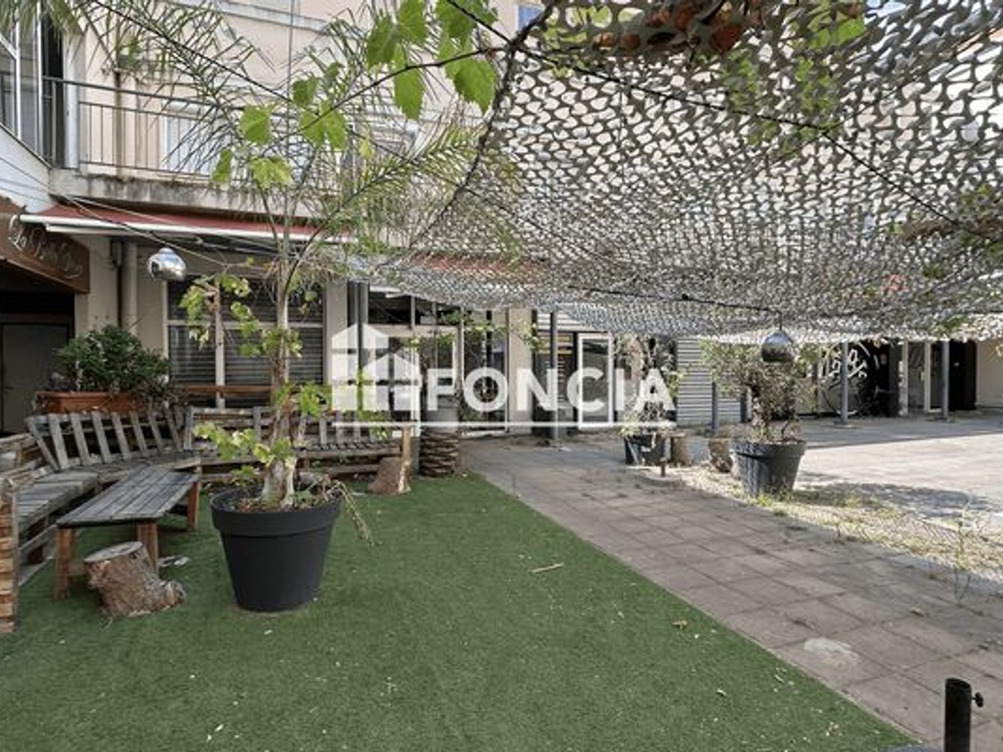 Locaux à vendre - 100m2 - Draguignan (83300)