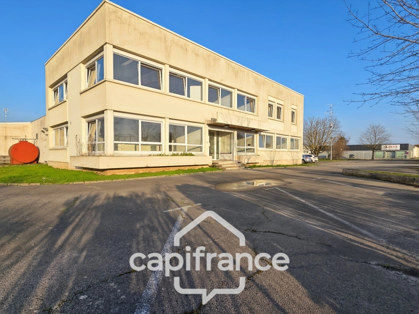 Locaux à vendre - 23 pièces - 1315m2 - Chalon-Sur-Saône (71100)