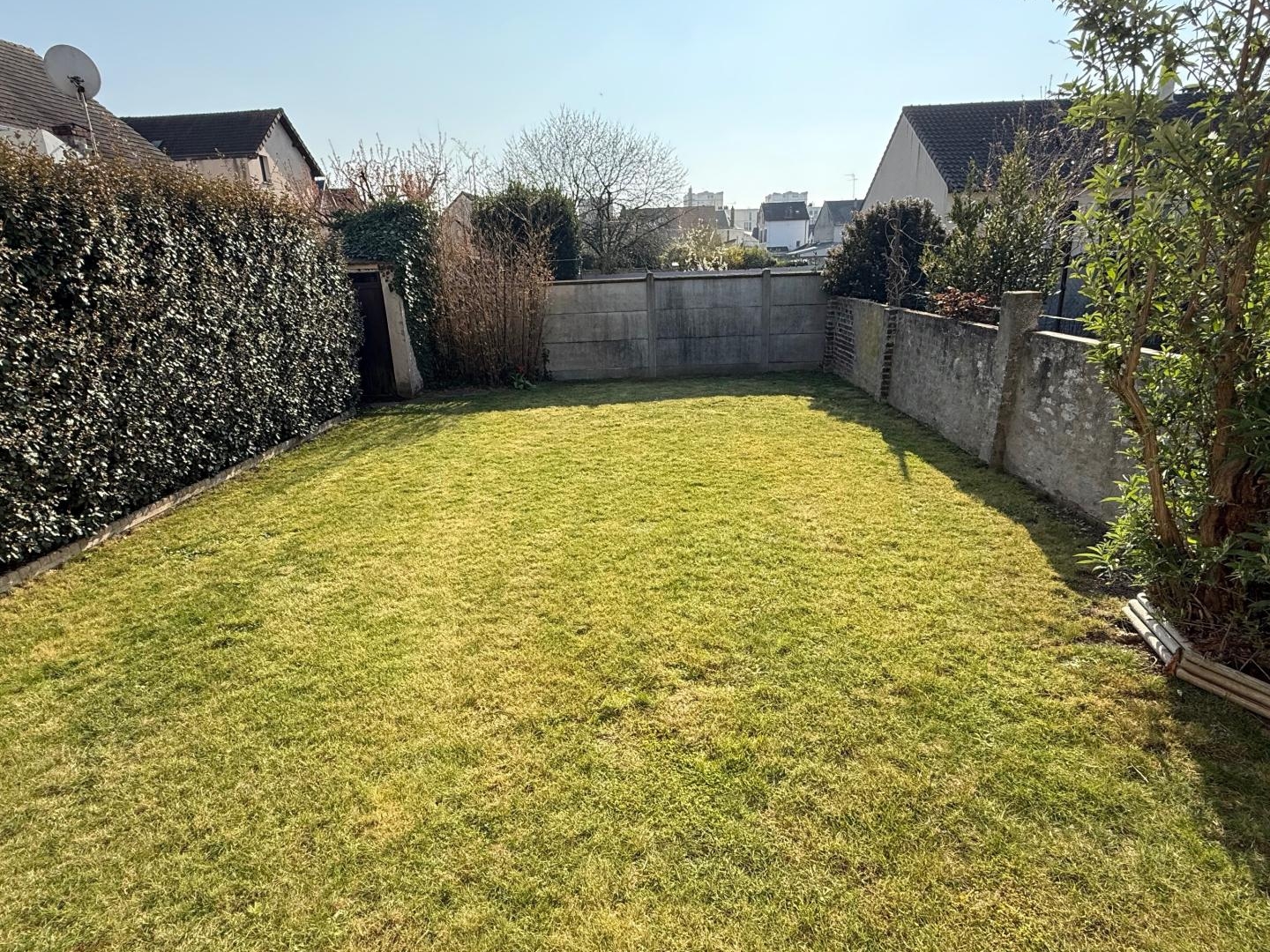 Maison à vendre - 4 pièces - 74m2 - Mantes-La-Jolie (78200)