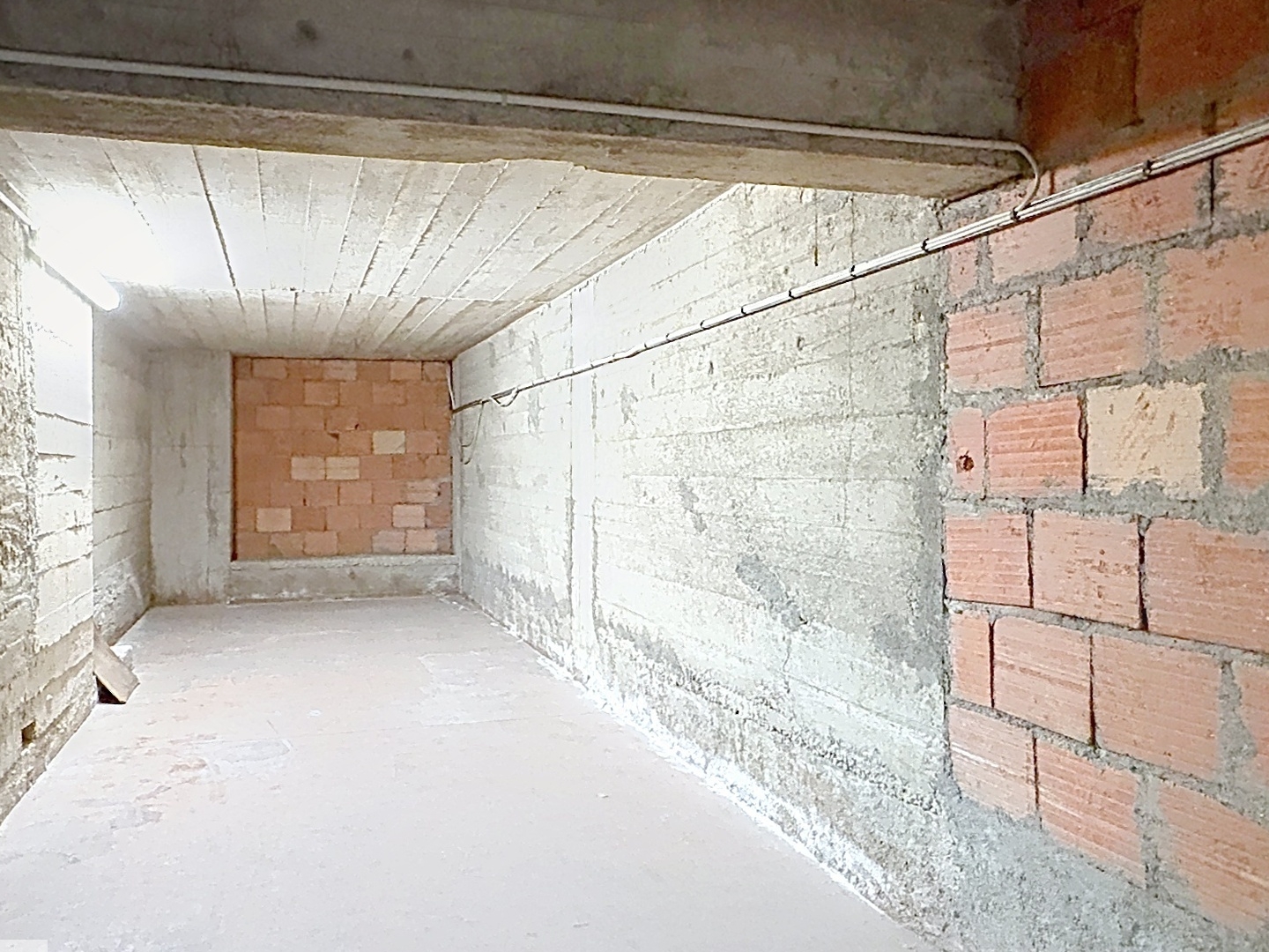 Parking 27 m²