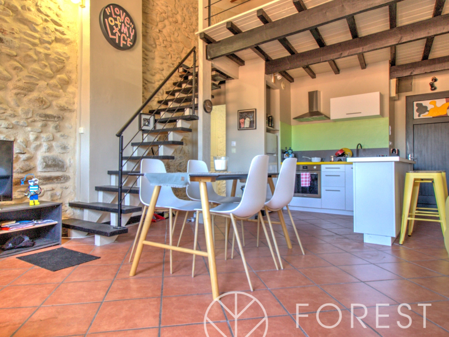 Loft alliant charme de la pierre et luminosité