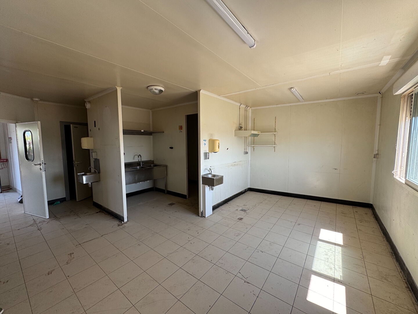Locaux à vendre - 117m2 - Saint-Paul-Sur-Save (31530)