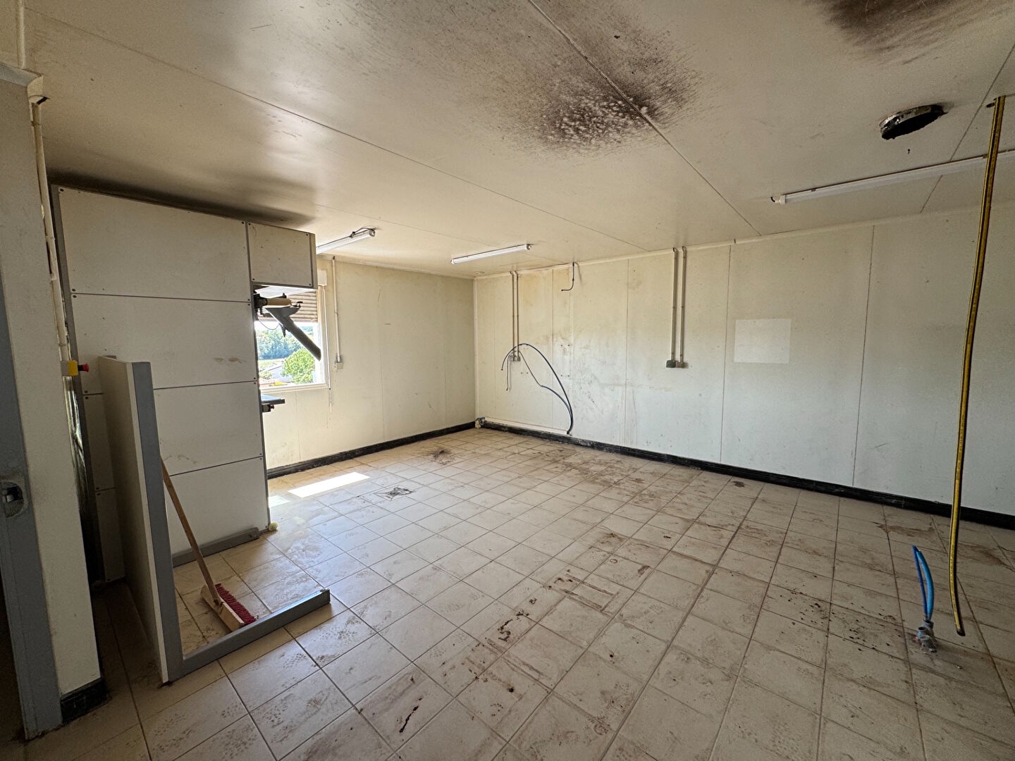 Locaux à vendre - 117m2 - Saint-Paul-Sur-Save (31530)