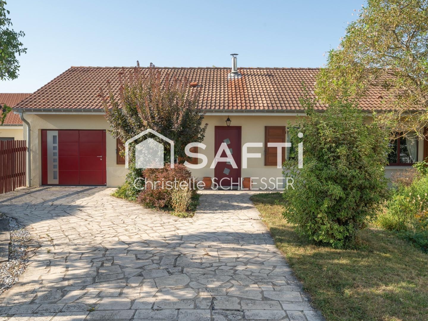 Coup de coeur assuré ! Charmante maison de plain-pied avec grand jardin et prestations soignées