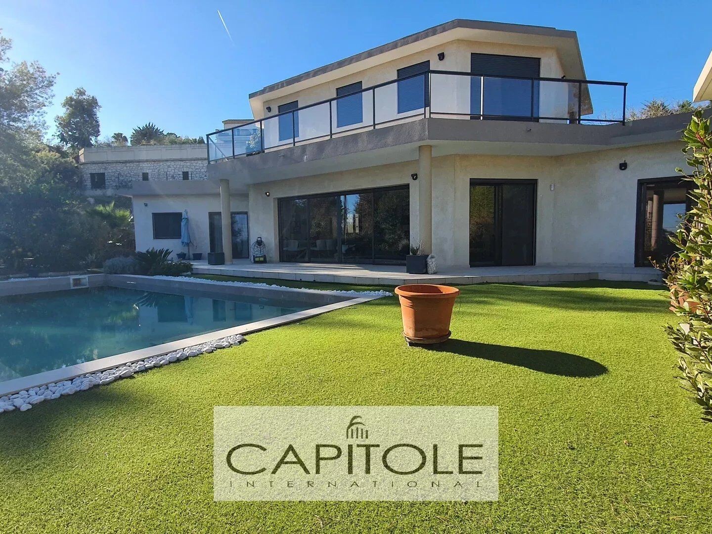 Antibes, Vue mer : Superbe propriété contemporaine avec appartem