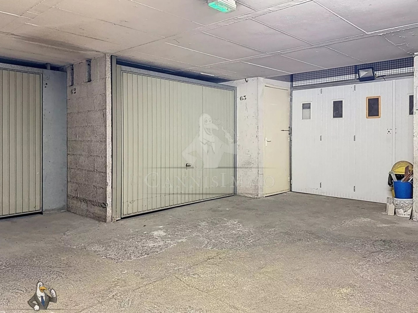 GARAGE EN S/SOL CANNES STANISLAS