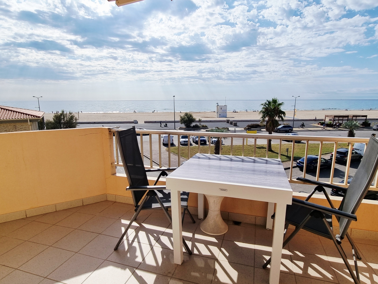 Appartement 3 pièces de 49 m2 avec garage , cellier et place de parking 11100 Narbonne Plage