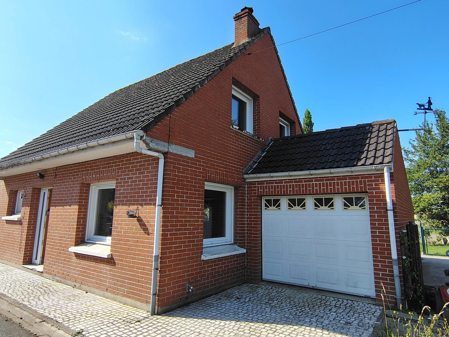 En fond d'allée privée, Très belle maison individuelle 121 m² hab, 3 chambres, 2 garages, sur 2200 m² de terrain clos !