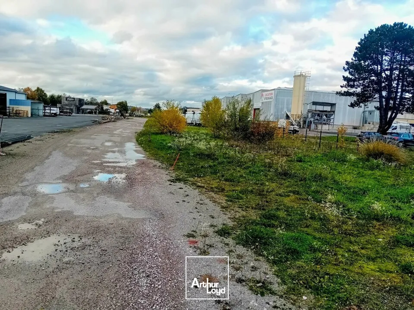 Torcy en Zone Industrielle - Terrain 900 m² à vendre