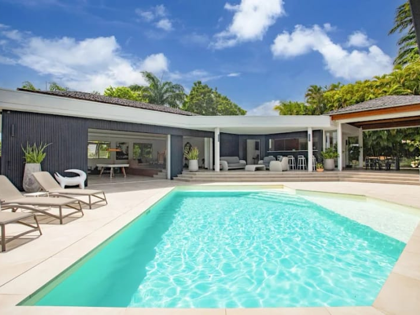 Maison 5 pièces 325 m²