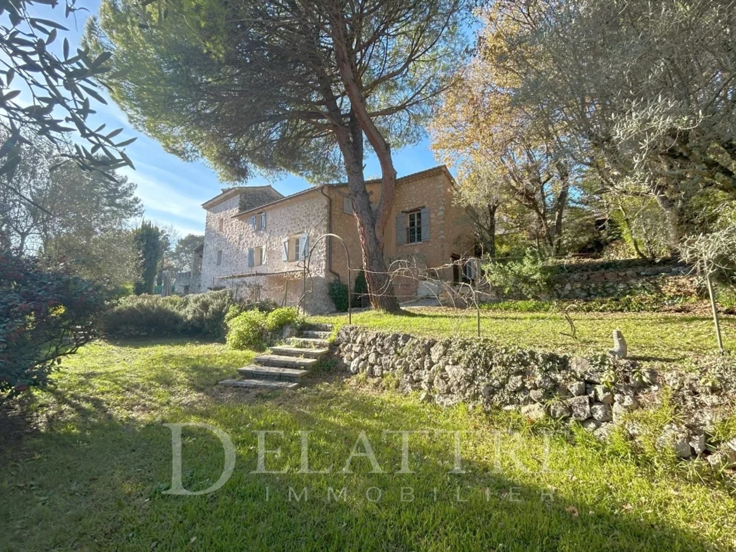 Mas en pierre - ROQUEFORT-LES-PINS