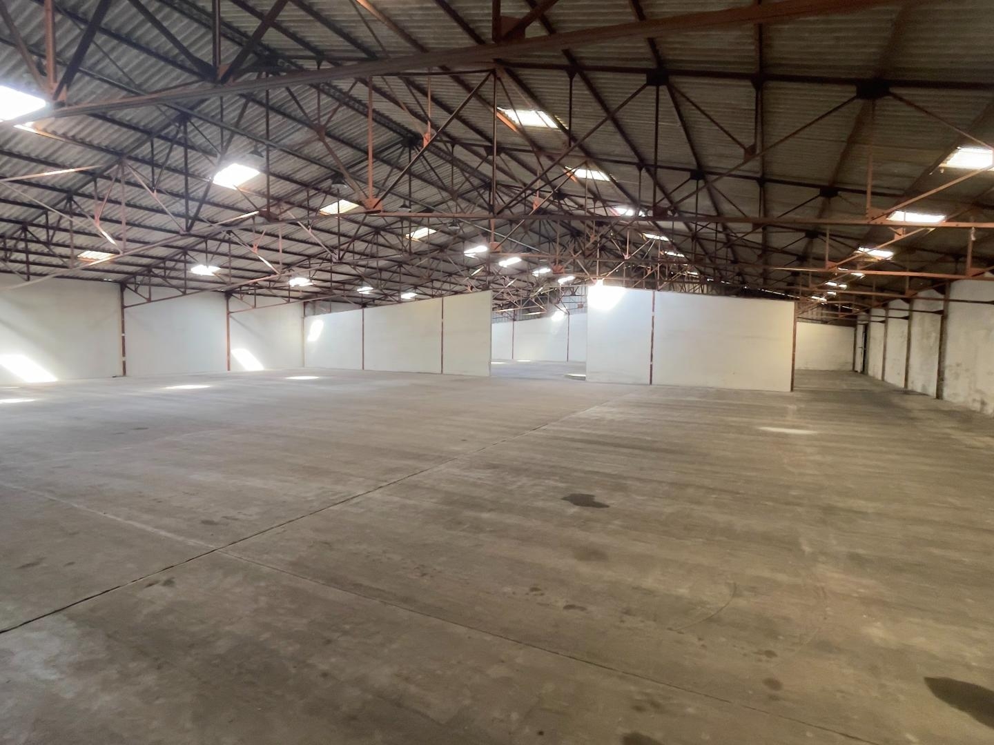 Locaux à vendre - 4 pièces - 1338m2 - Mayenne (53100)