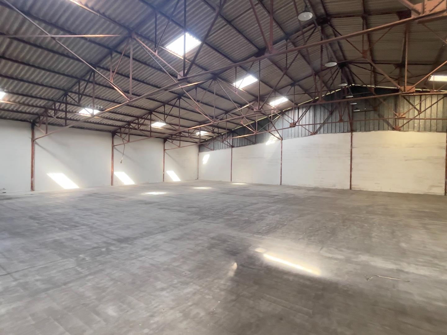 Locaux à vendre - 4 pièces - 1338m2 - Mayenne (53100)
