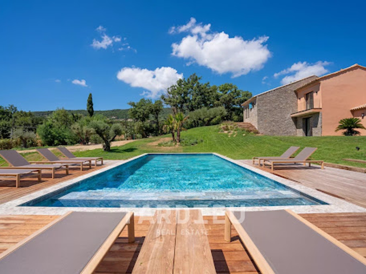 Maison 6 pièces 200 m²