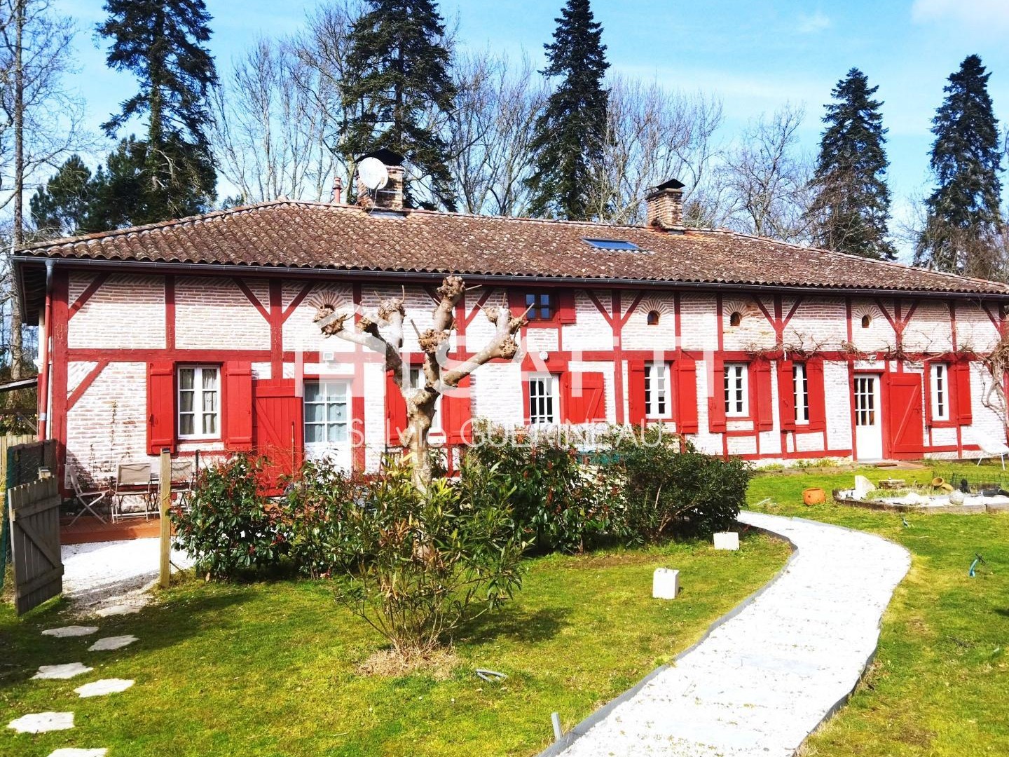 Maison landaise rénovée de 389 m2 sur 1460 m2 terrain