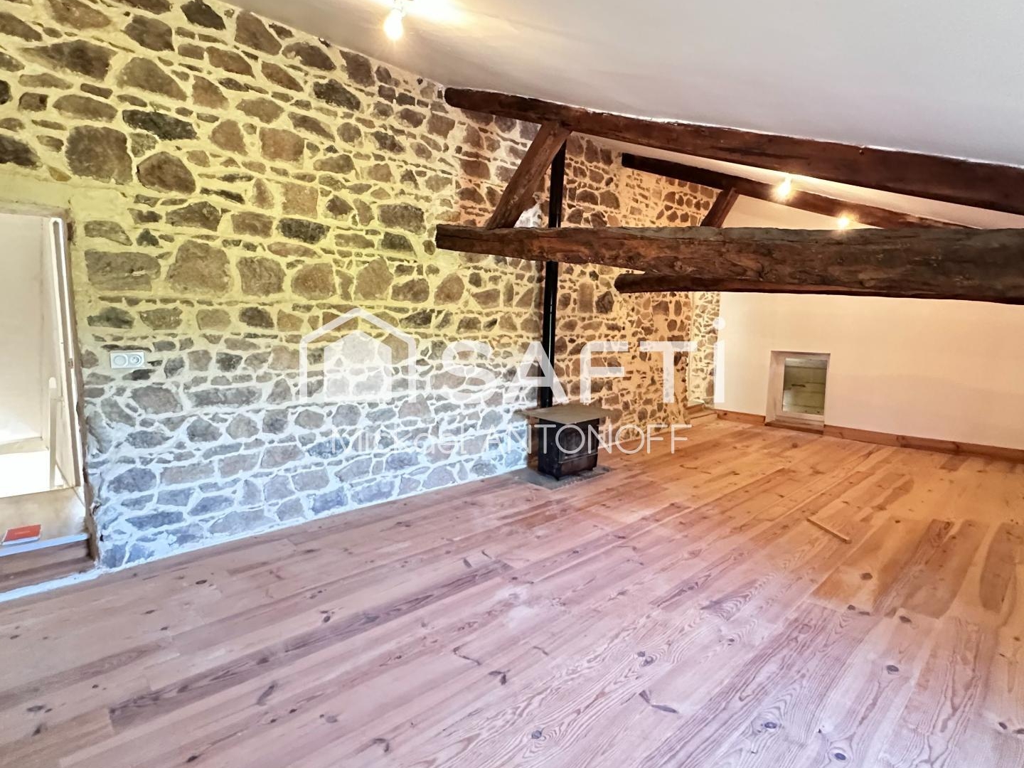 Maison à vendre - 6 pièces - 159m2 - La Gresle (42460)
