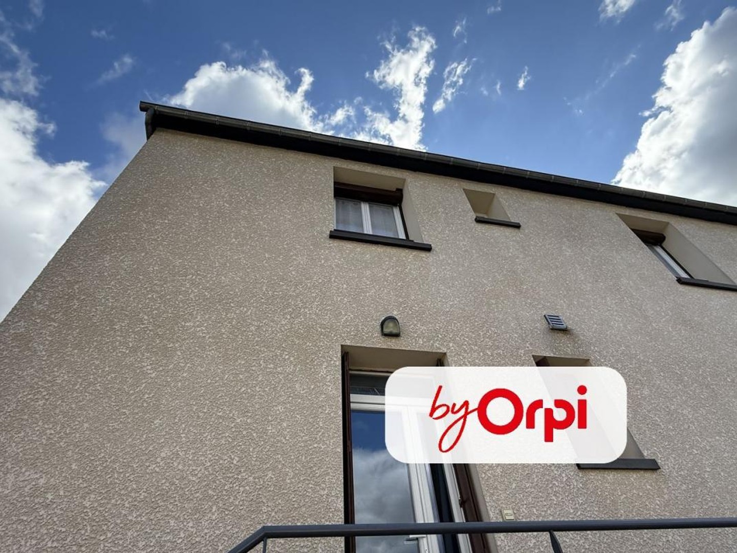 À vendre. Maison familiale rénovée avec deux appartements