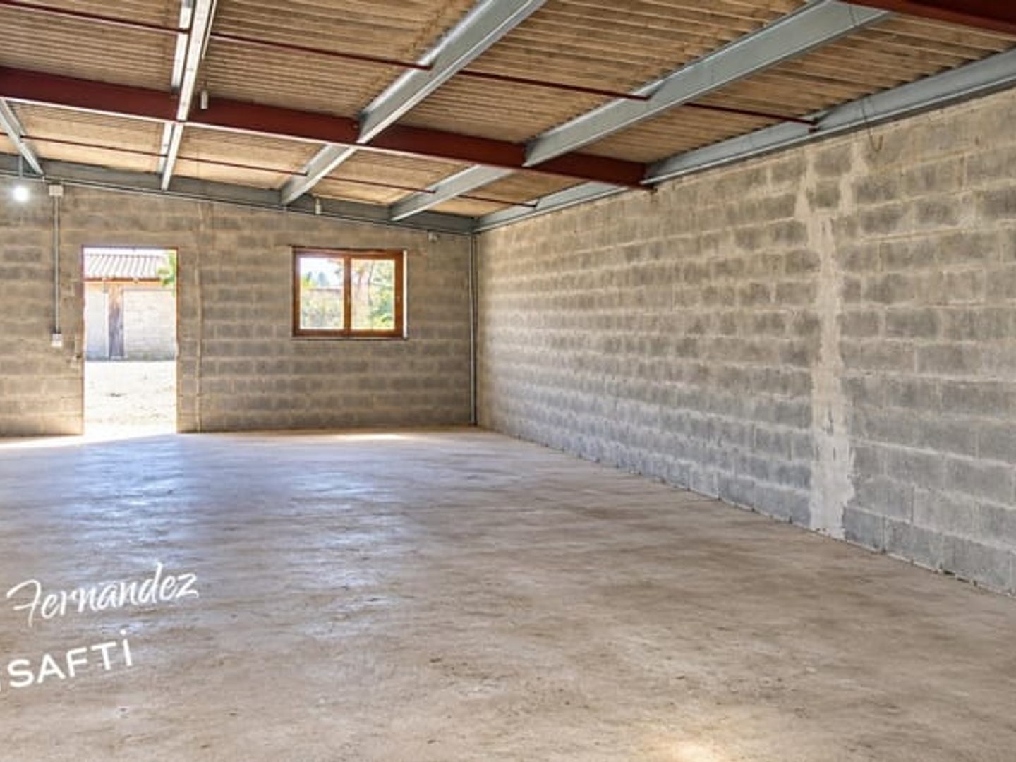 Locaux à vendre - 670m2 - Lamarque (33460)