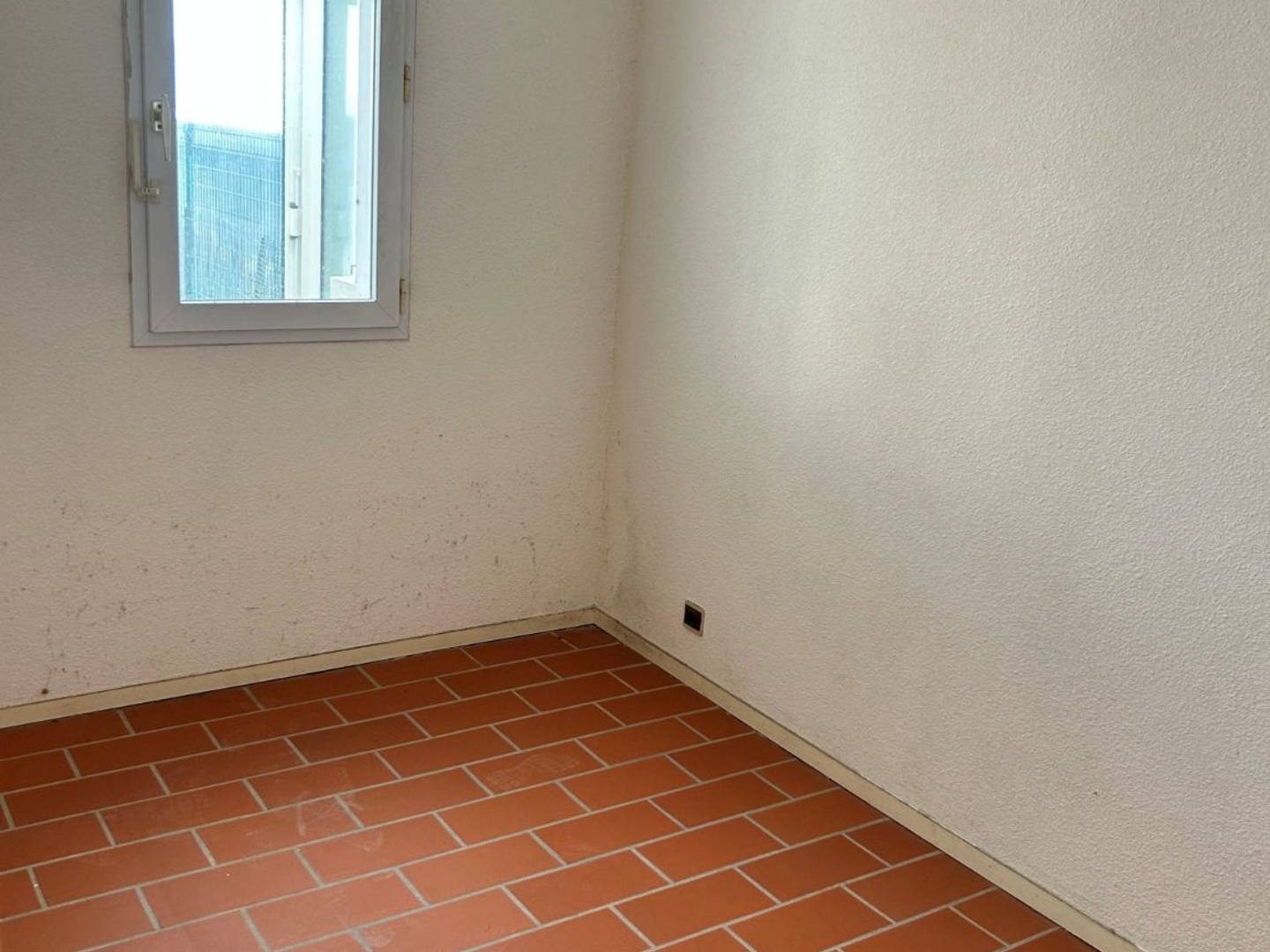 Maison à vendre - 2 pièces - 25m2 - Saint-Hilaire-De-... (85270)