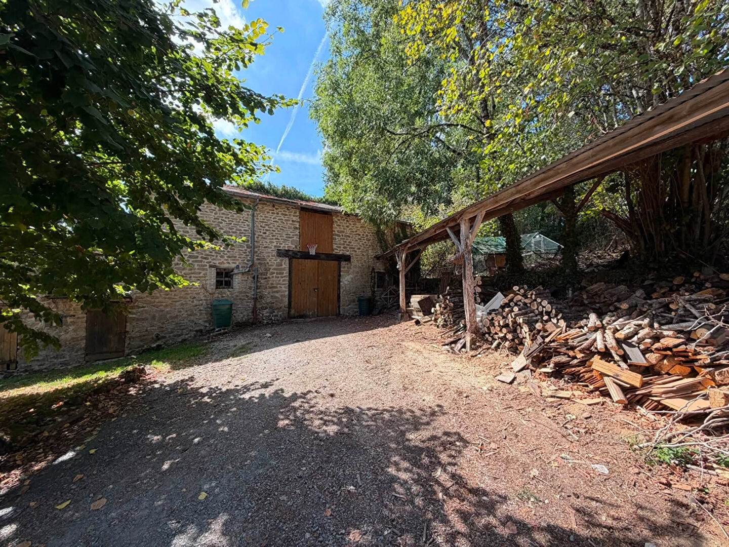 Maison à vendre - 14 pièces - 358m2 - Bersac-Sur-Rivalier (87370)