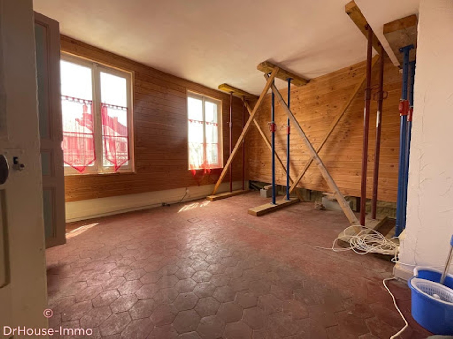 Local commercial 4 pièces 70 m²