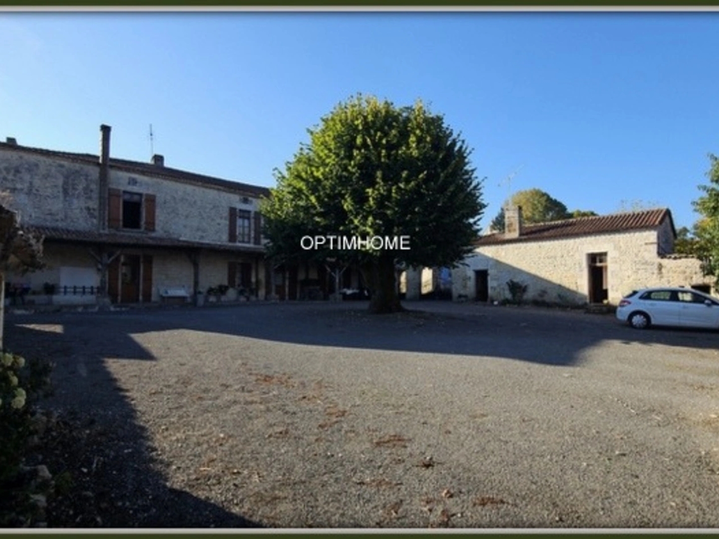 Maison à vendre - 7 pièces - 263m2 - Villebois-Lavalette (16320)