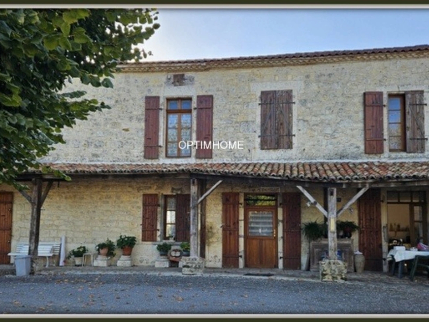 Maison à vendre - 7 pièces - 263m2 - Villebois-Lavalette (16320)