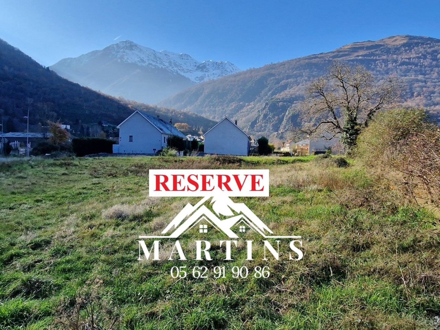 Réservé - VALLEE DES GAVES - Terrain à bâtir viabilisé d'une surface de 530m2.