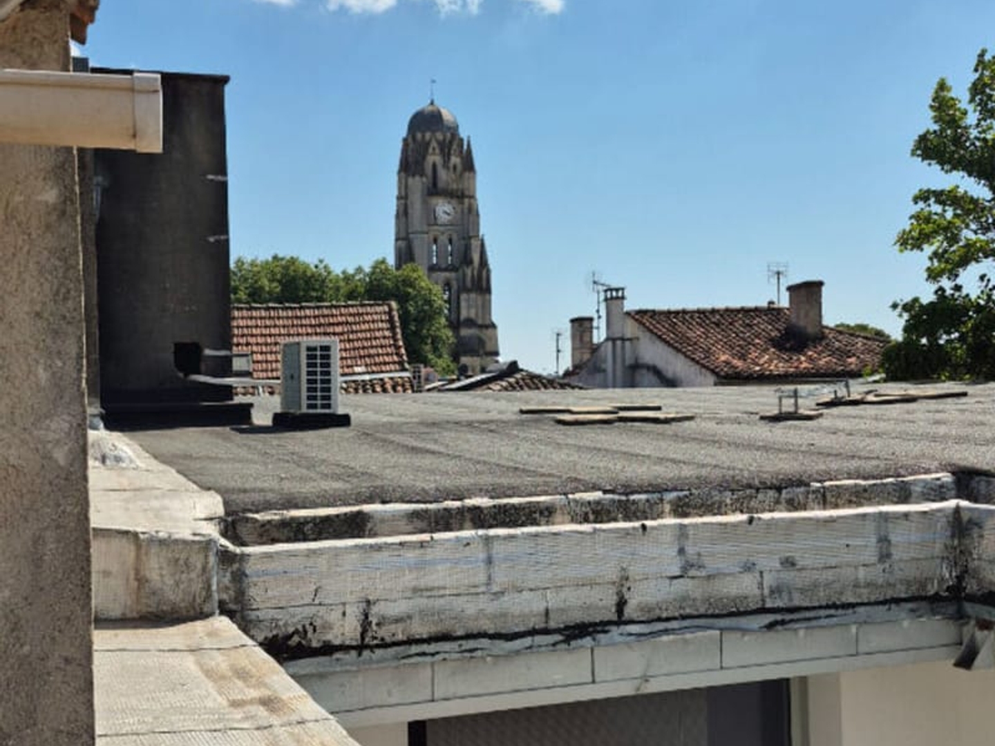 Appartement à vendre - 4 pièces - 99m2 - Saintes (17100)