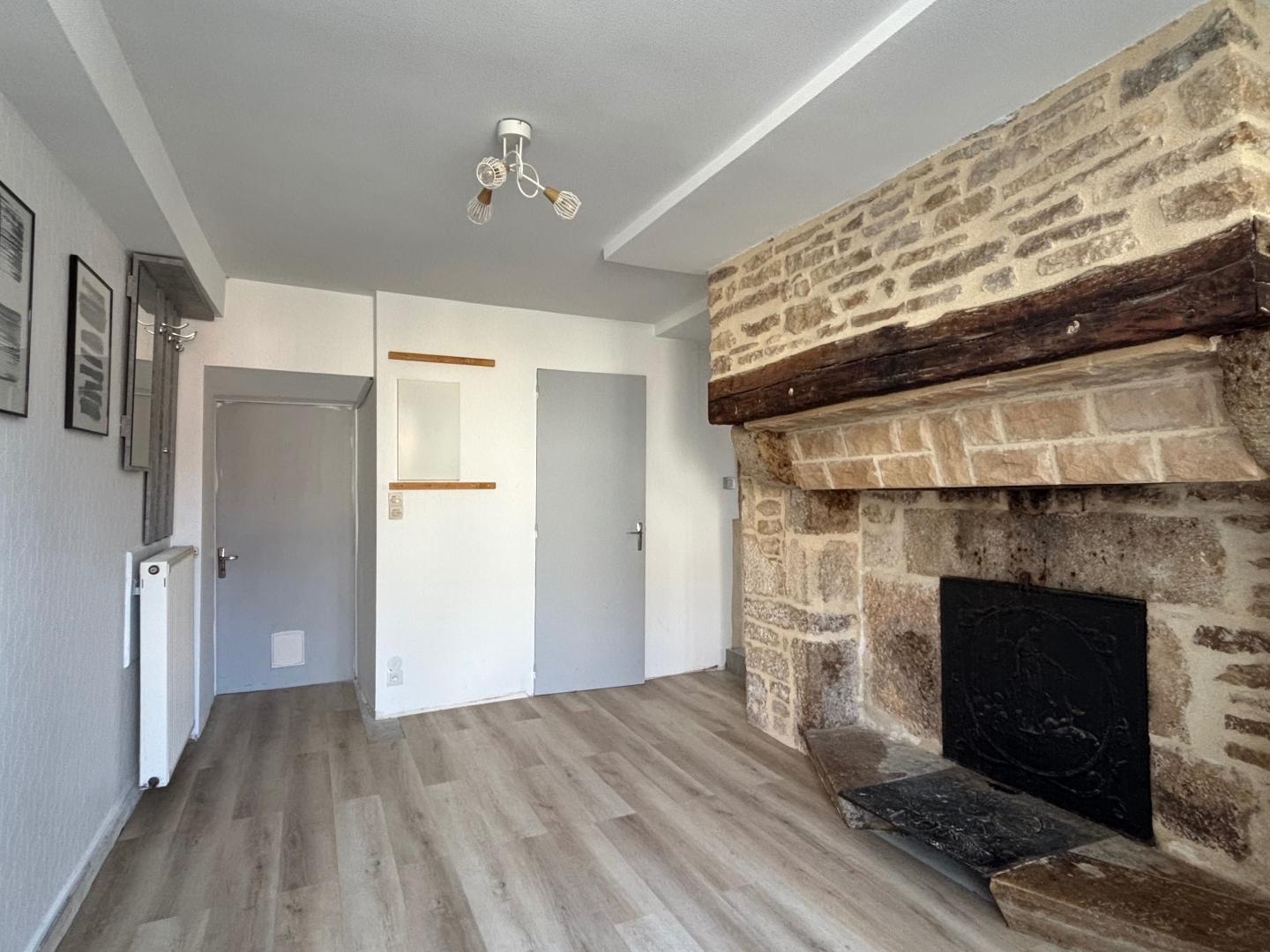 Maison de charme rénovée avec beau potentiel