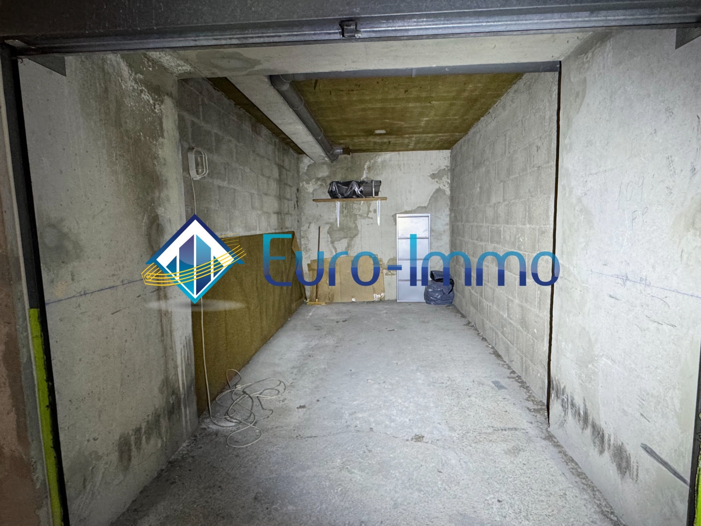 Garage Fermé - Pour véhicule de gabarit citadine - Beausolei