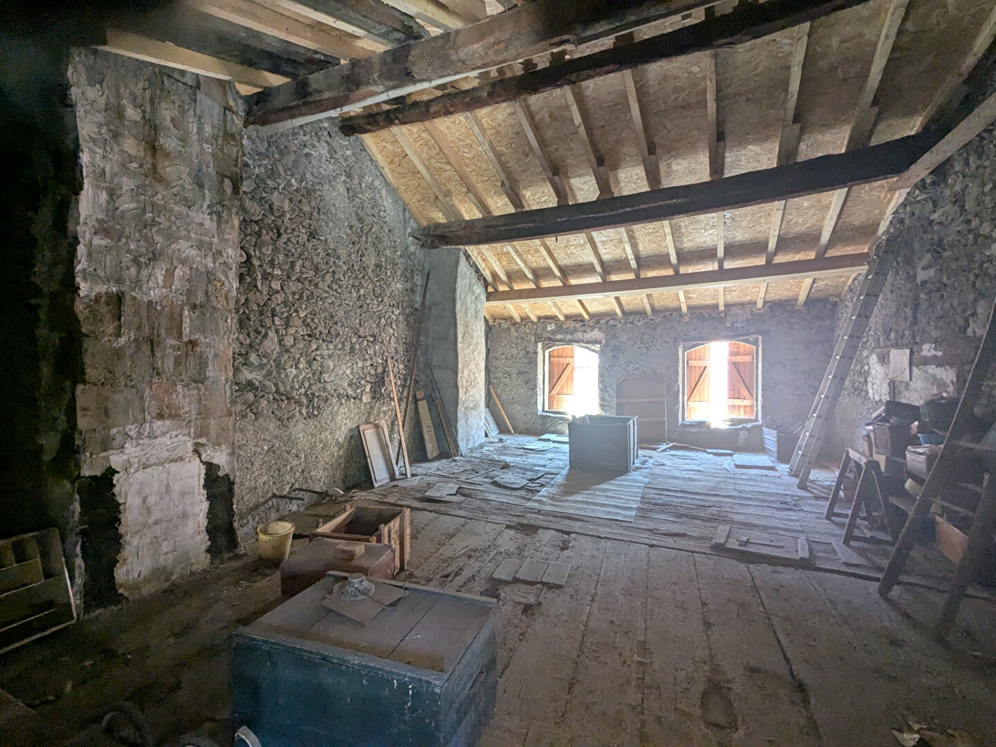 Immeuble à vendre - 13 pièces - 440m2 - Tarascon-Sur-Ariège (09400)