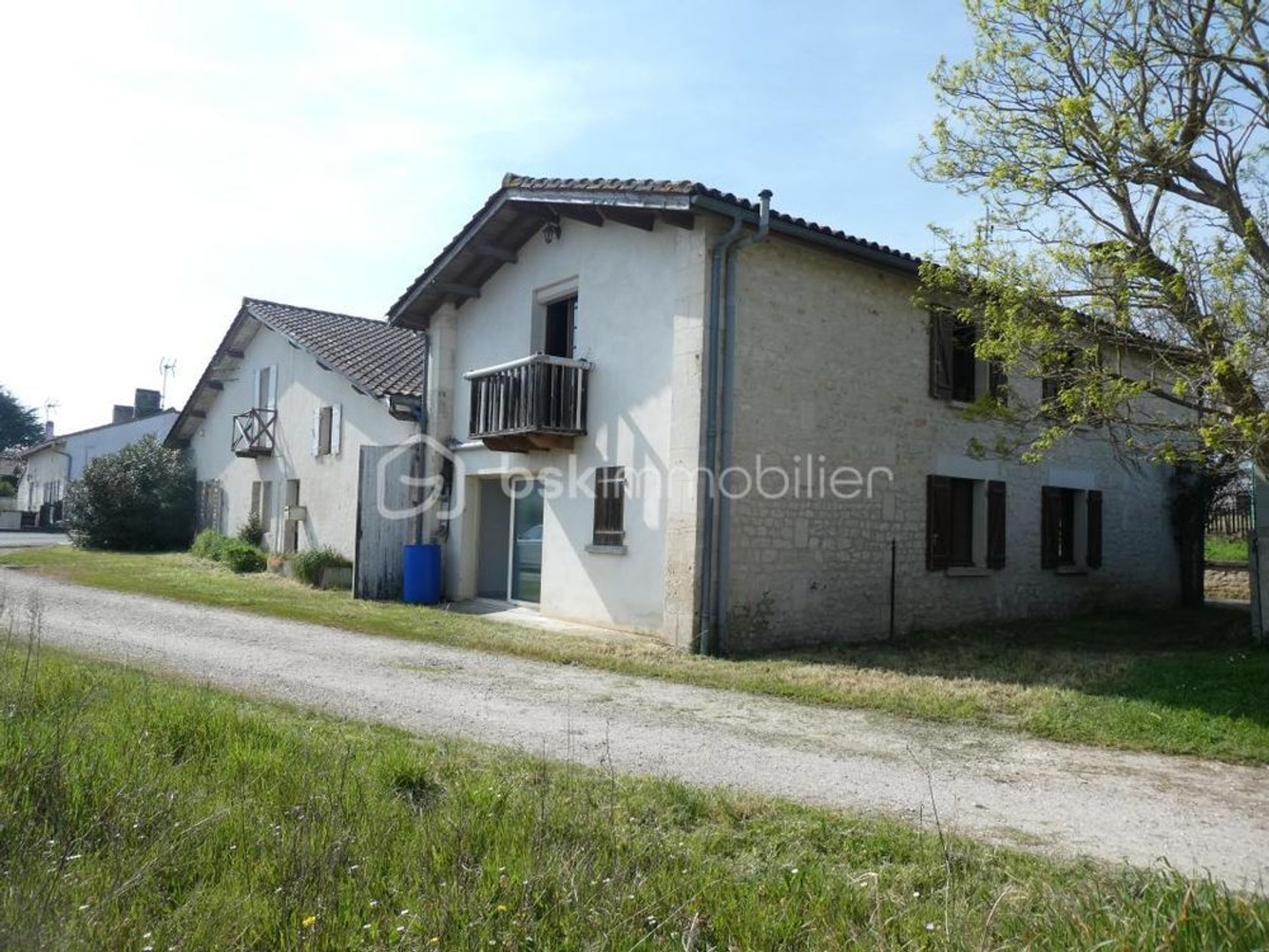 Immeuble à vendre - 14 pièces - 379m2 - Jonzac (17500)