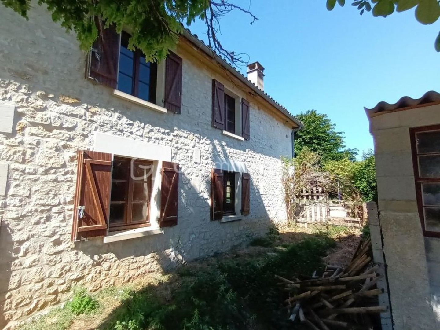 Immeuble à vendre - 14 pièces - 379m2 - Jonzac (17500)