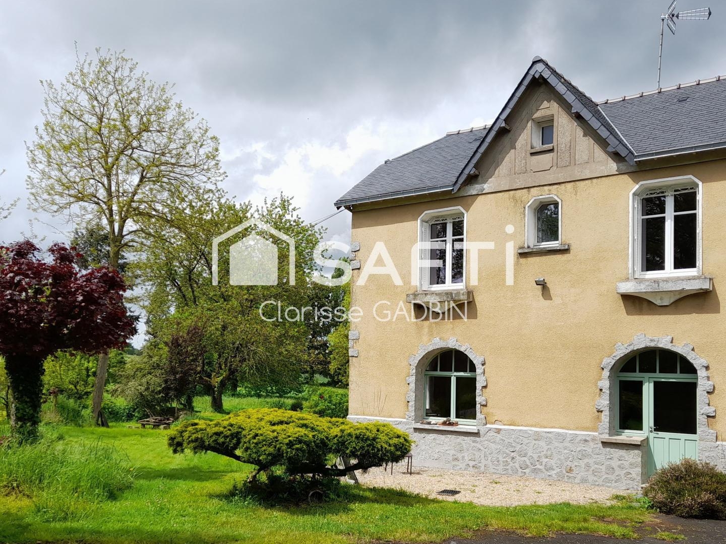 Maison à vendre - 11 pièces - 260m2 - La Selle-Craonnaise (53800)