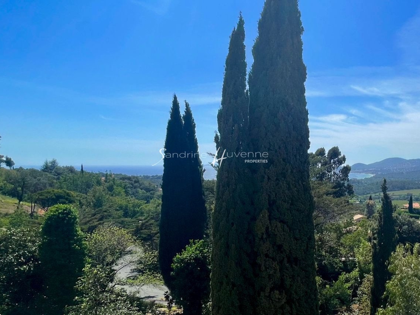 Maison à vendre - 10 pièces - 334m2 - La Croix-Valmer (83420)